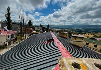 Gürpınar Mahallemizde Okul/WC Çatı Yenileme Çalışmaları